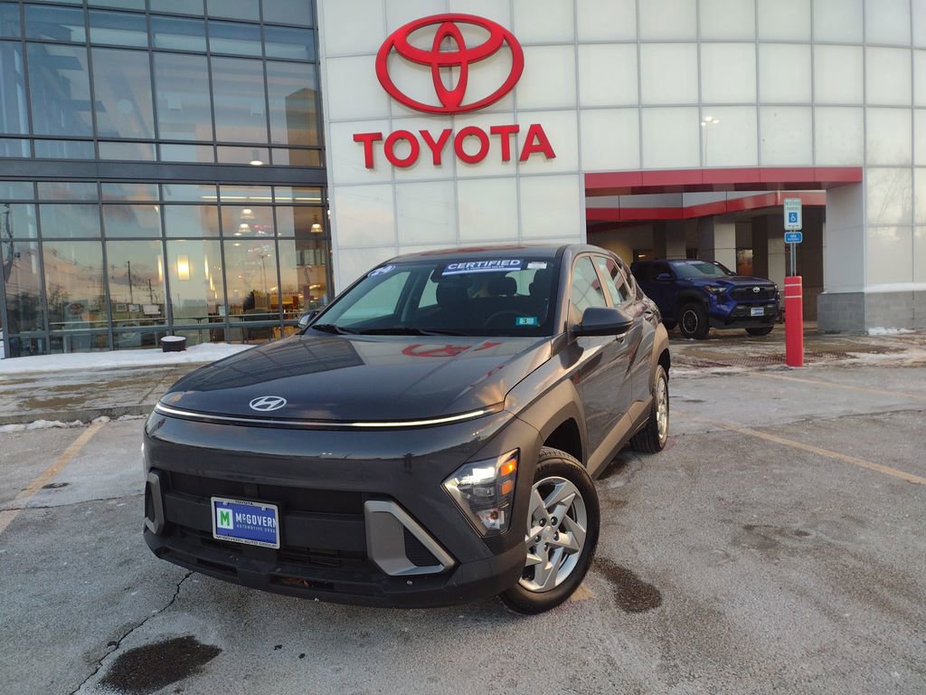 Used 2024 Hyundai Kona SE image 1