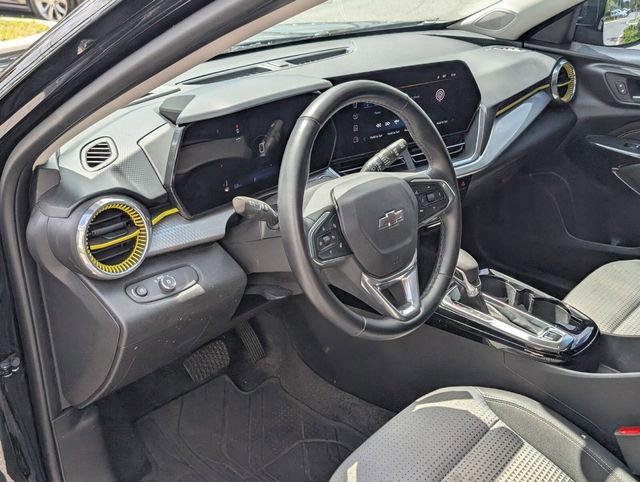 Certified 2025 Chevrolet Trax LT w/ Driver Confidence Package image 7