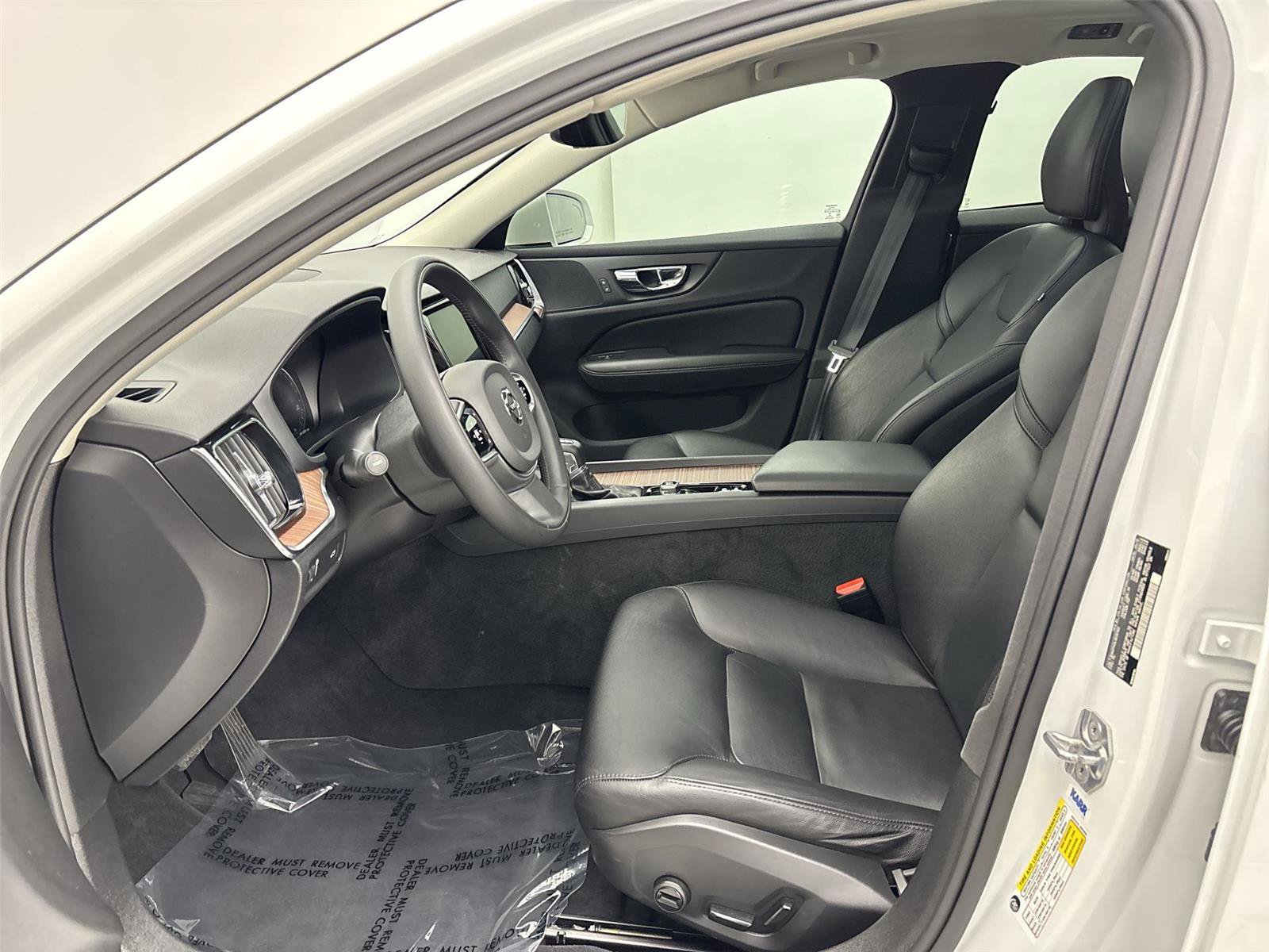 Used 2020 Volvo S60 T5 Momentum FWD image 25