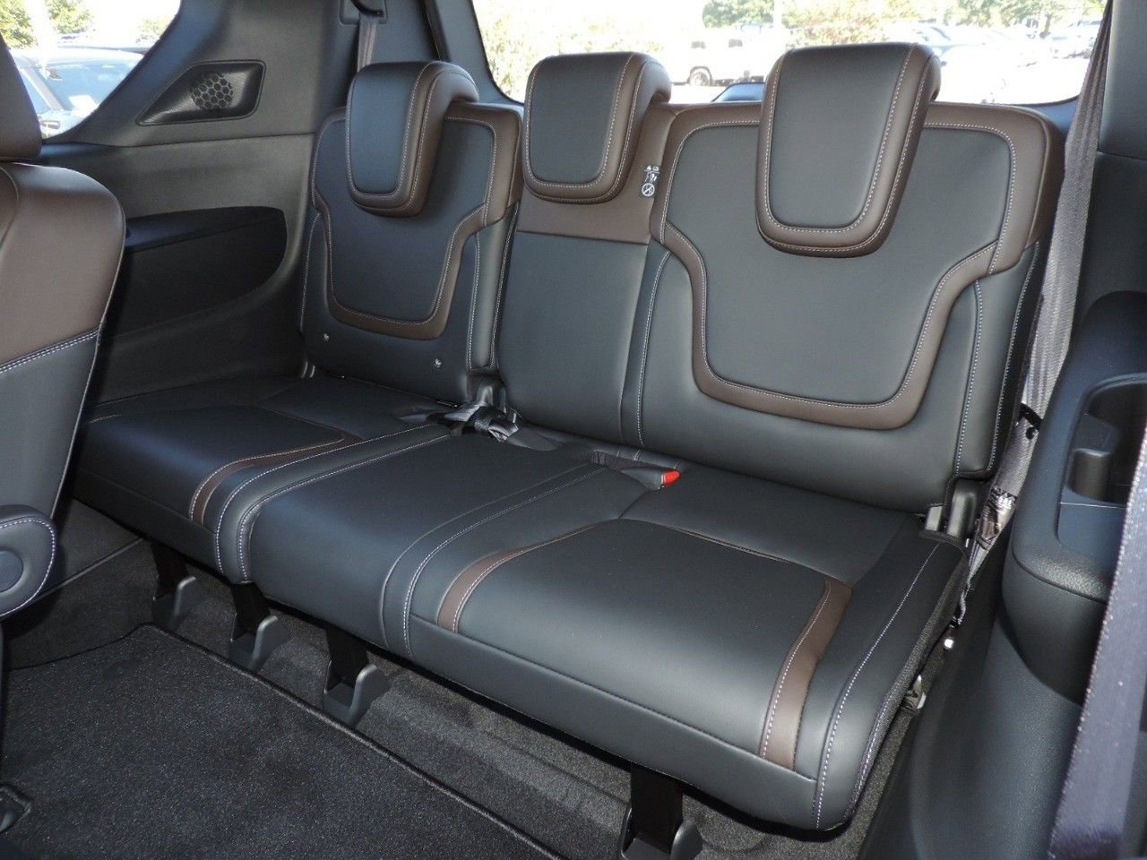 New 2026 Nissan Armada SL w/ Captain's Chari Seat Package image 18