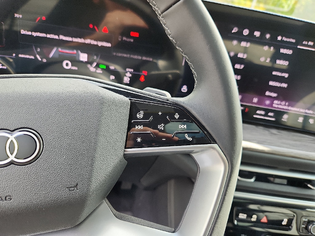 Certified 2025 Audi Q5 Premium w/ Convenience Package AWD/4WD image 22