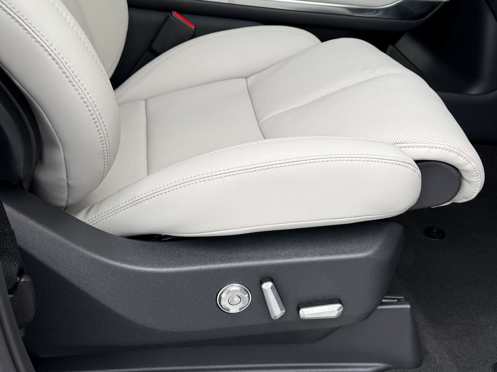New 2026 Lincoln Navigator Reserve AWD/4WD image 11