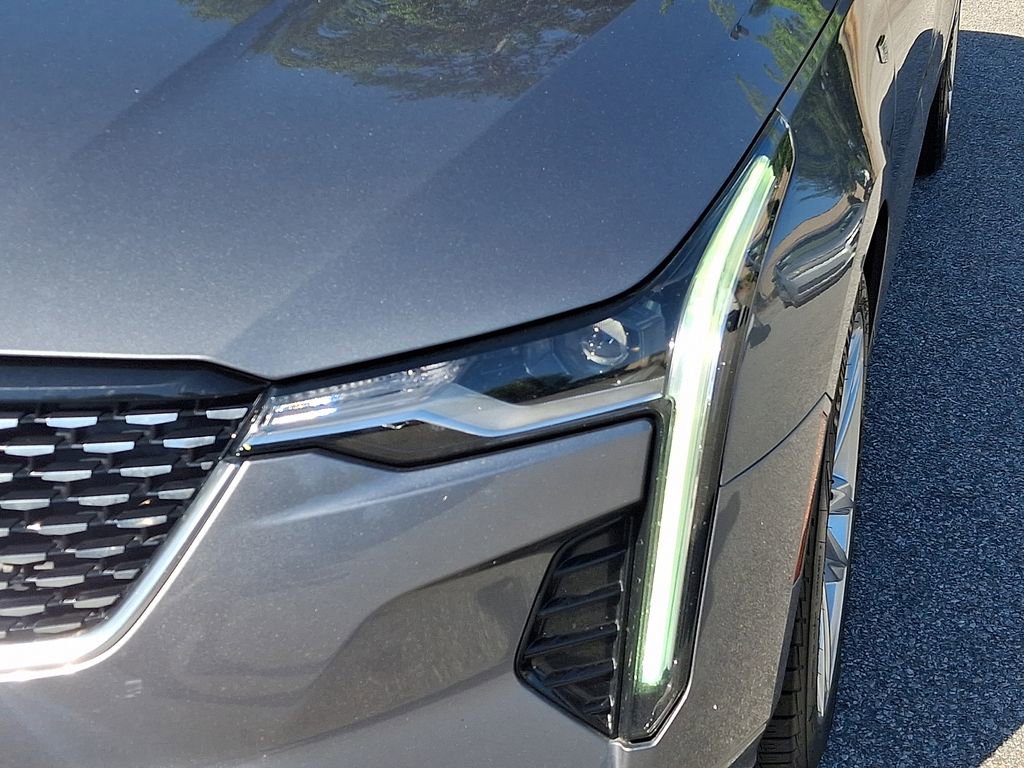 Used 2020 Cadillac CT4 Luxury w/ Cold Weather Package RWD image 9