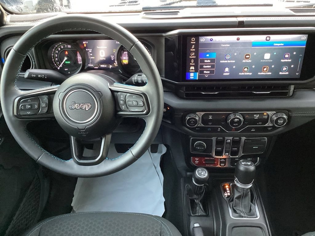 Used 2024 Jeep Wrangler Unlimited Rubicon 4xe AWD/4WD image 15