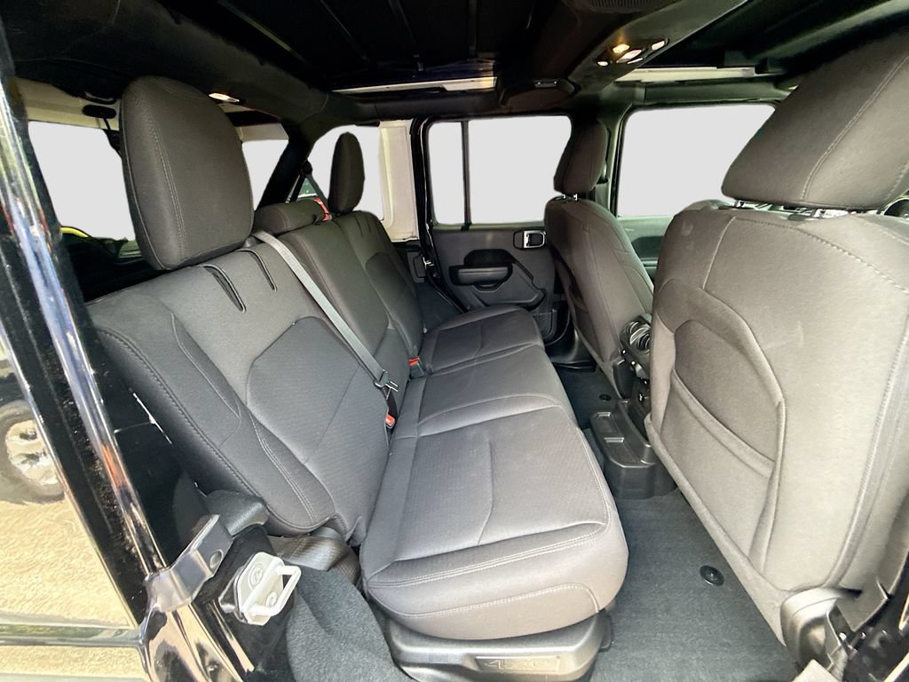 Used 2023 Jeep Wrangler Unlimited w/ Sun & Screen Package AWD/4WD image 32