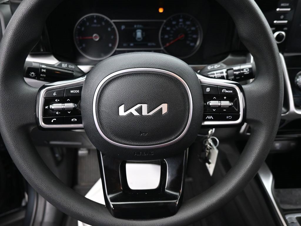 Used 2023 Kia Sorento LX image 21