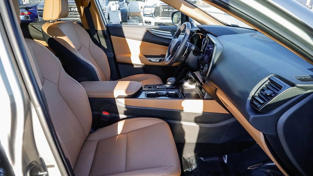 Used 2025 Lexus NX 250 FWD w/ Premium Package image 21