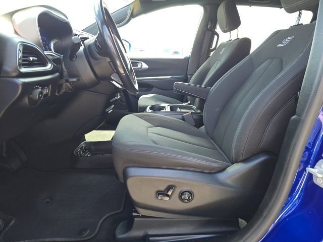 Used 2019 Chrysler Pacifica Touring Plus w/ Advanced Safetytec Group image 8