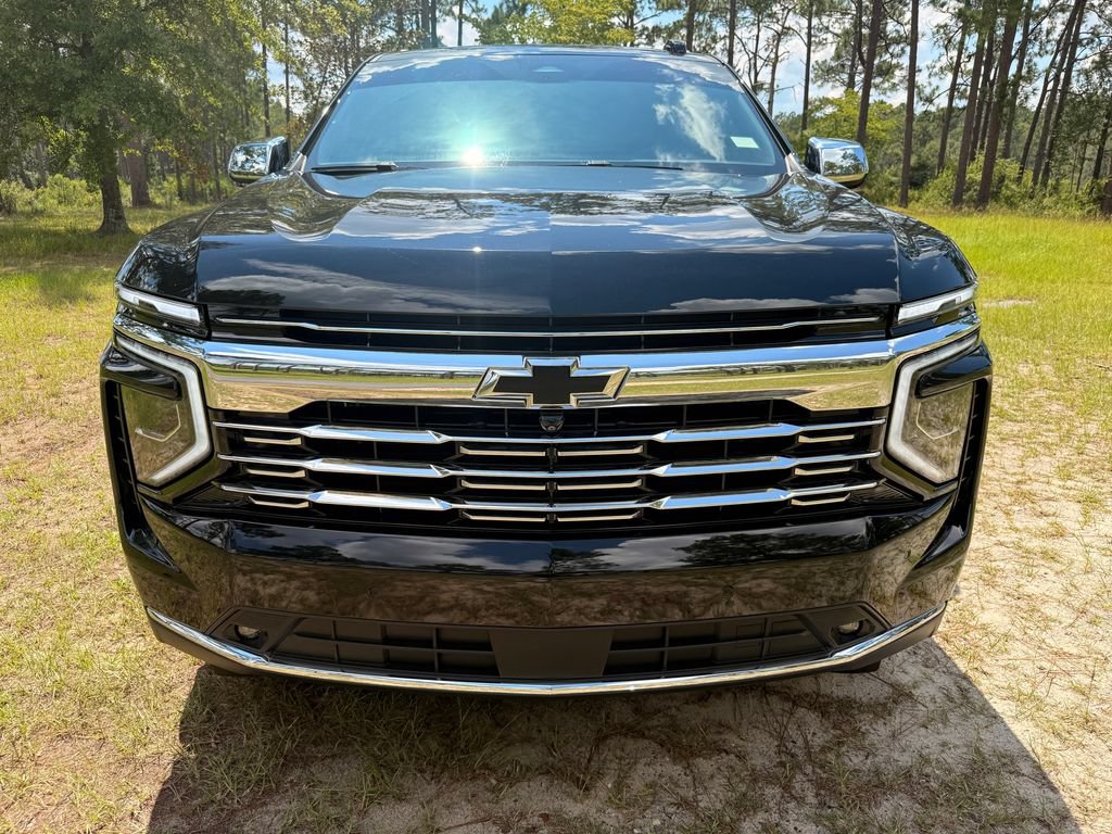 New 2025 Chevrolet Suburban Premier RWD image 8