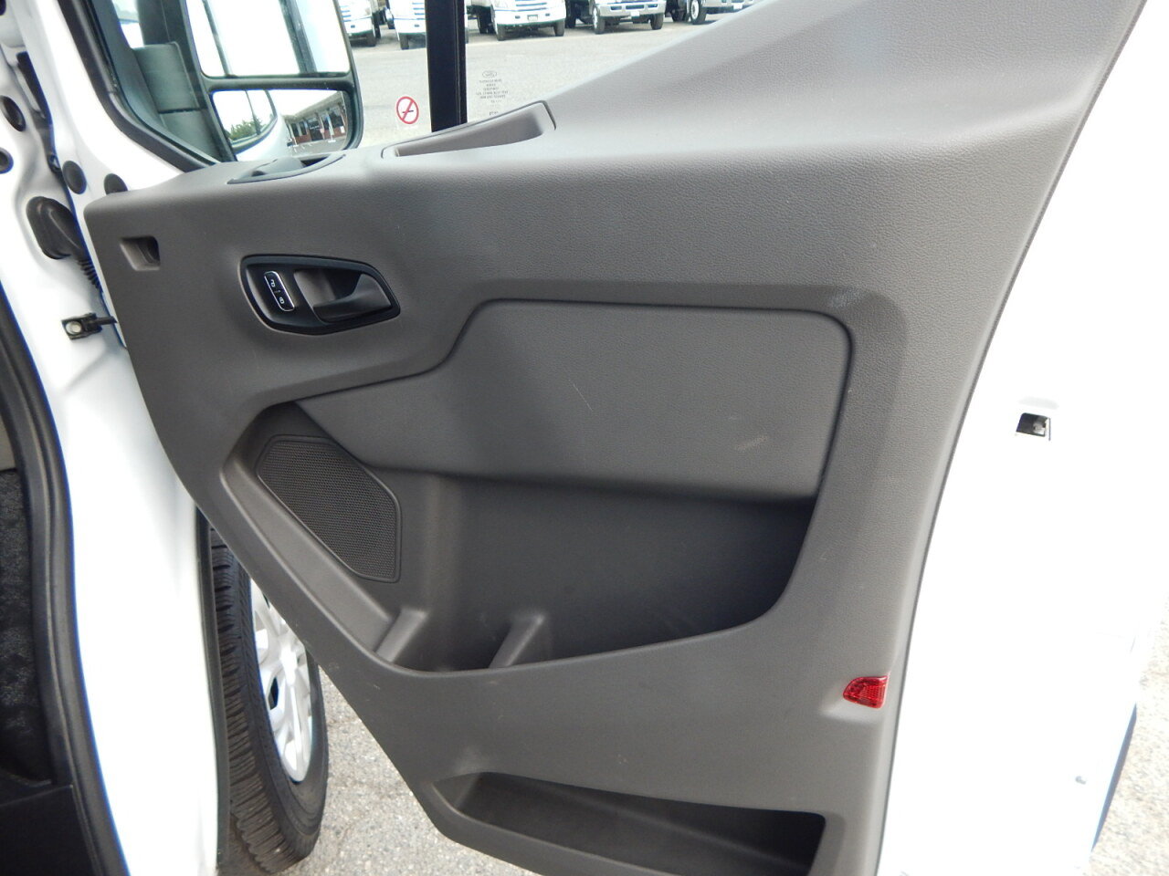 Used 2025 Ford Transit 250 Low Roof w/ Exterior Upgrade Package RWD image 22