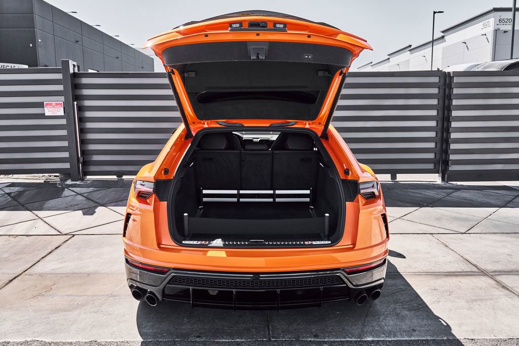 Used 2022 Lamborghini Urus AWD/4WD image 18