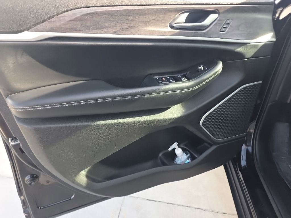 Used 2021 Jeep Grand Cherokee L Limited image 41