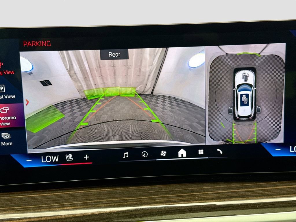 Used 2024 BMW X5 xDrive40i w/ Parking Assistance Package image 15