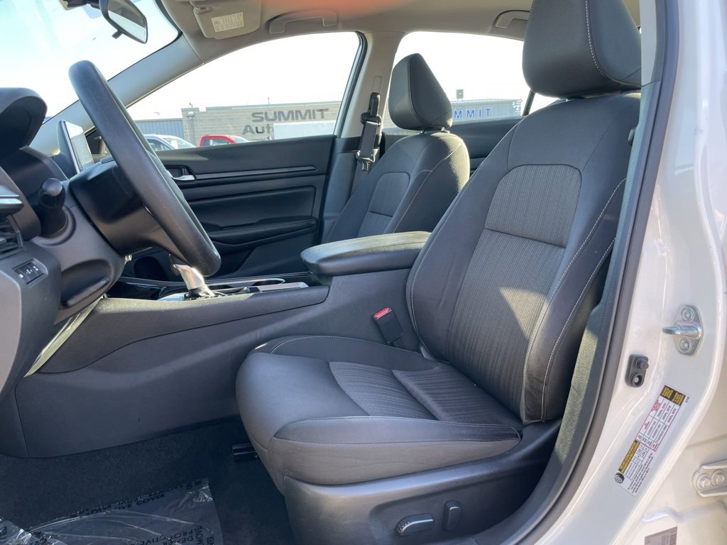 Used 2024 Nissan Altima 2.5 SV image 7