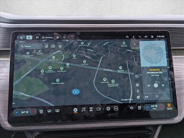 Used 2024 Rivian R1S Adventure image 13