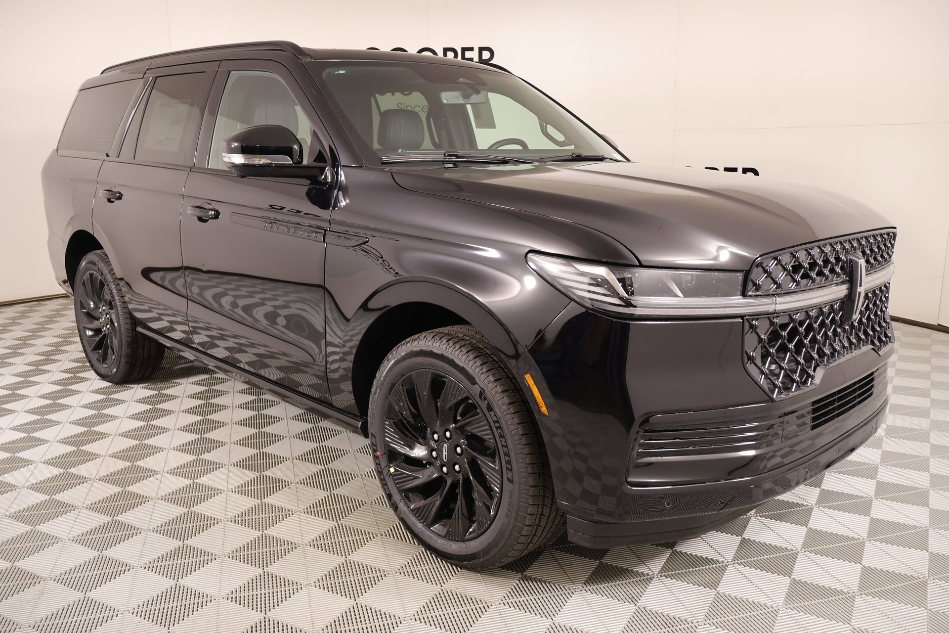 New 2026 Lincoln Navigator Reserve w/ Jet Appearance Package