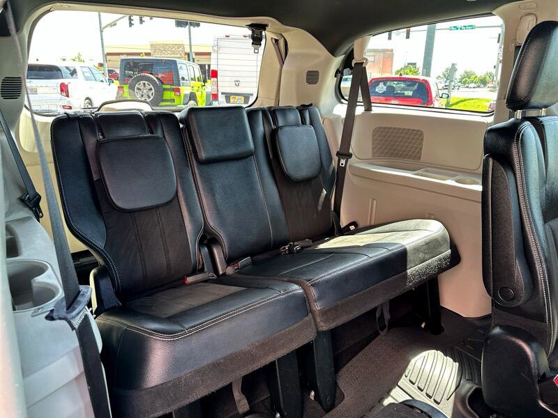 Used 2019 Dodge Grand Caravan SXT image 6