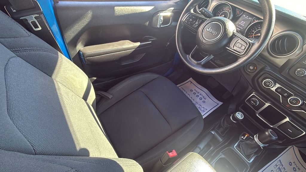 Used 2020 Jeep Gladiator Sport image 15