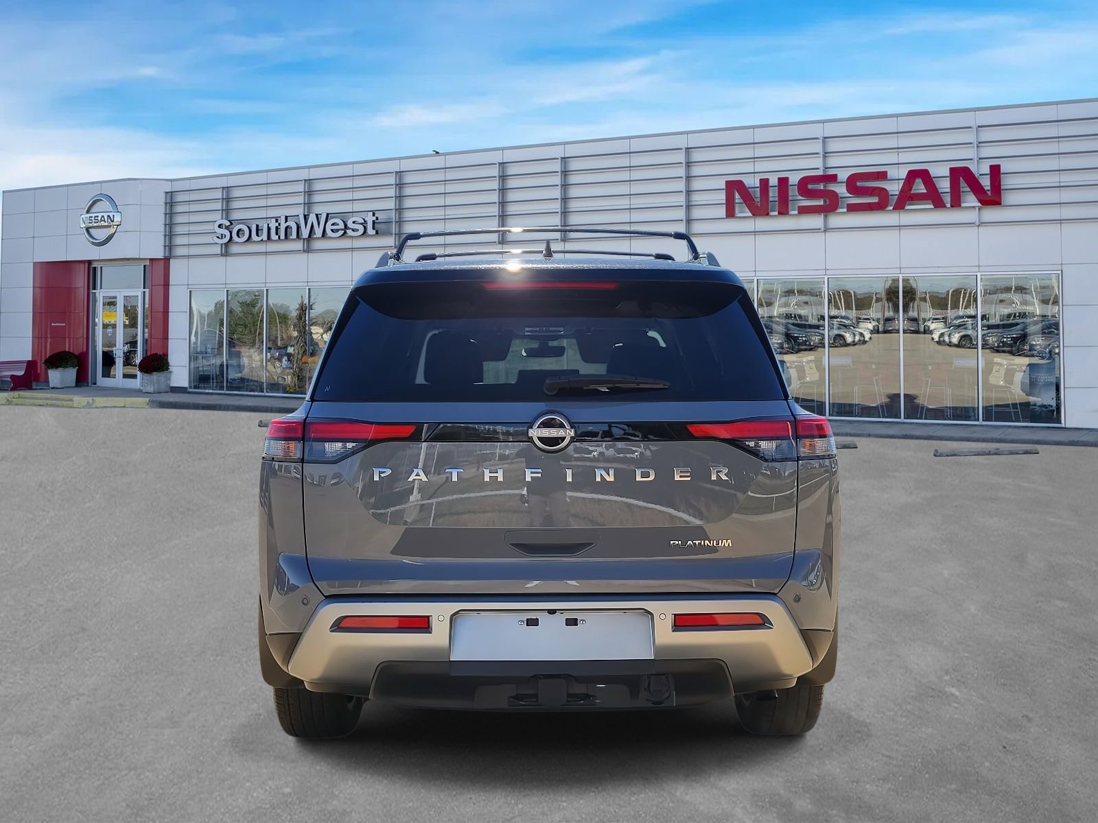 Used 2024 Nissan Pathfinder Platinum w/ Cargo Package image 7