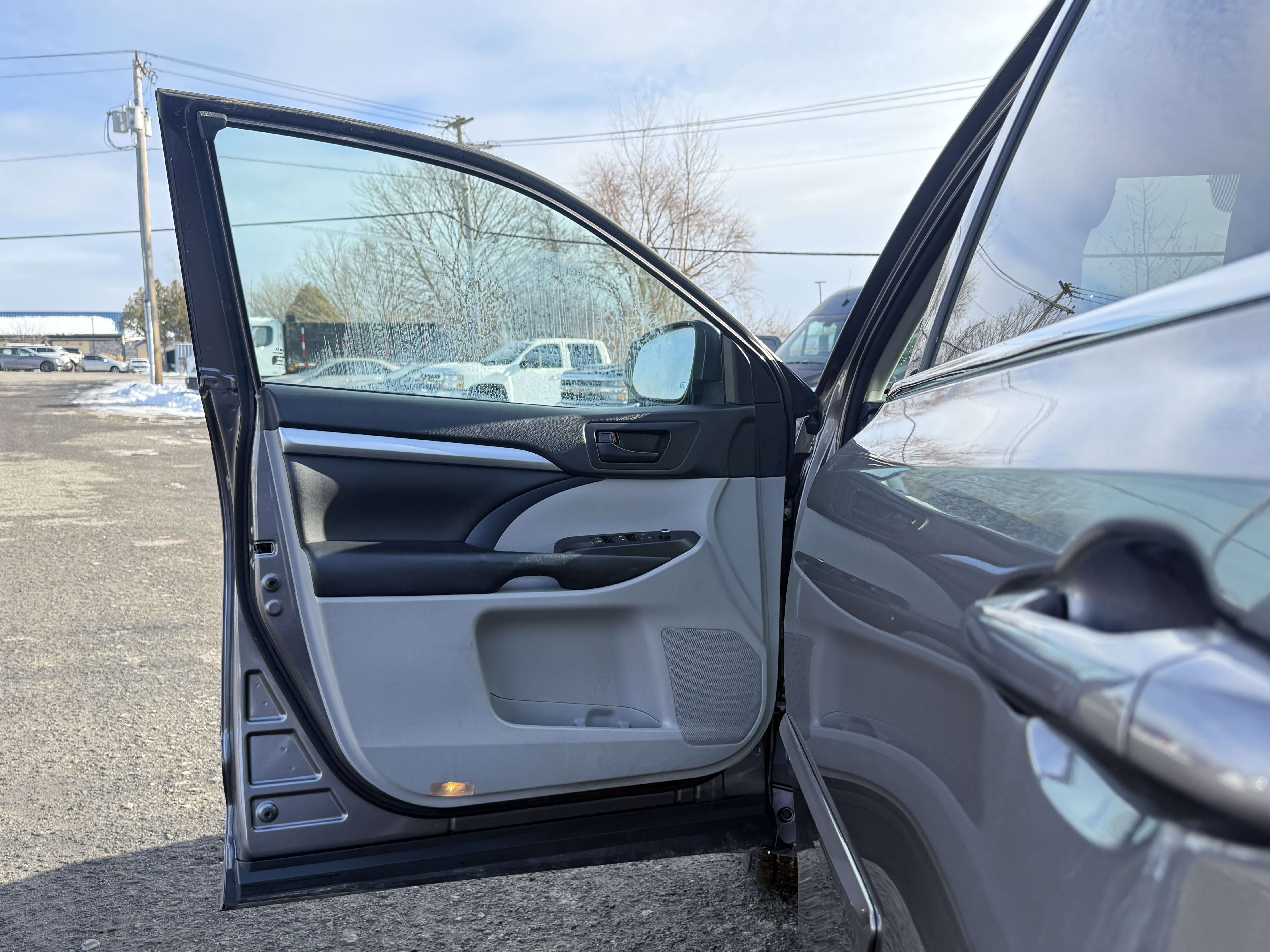 Used 2017 Toyota Highlander Plus image 22