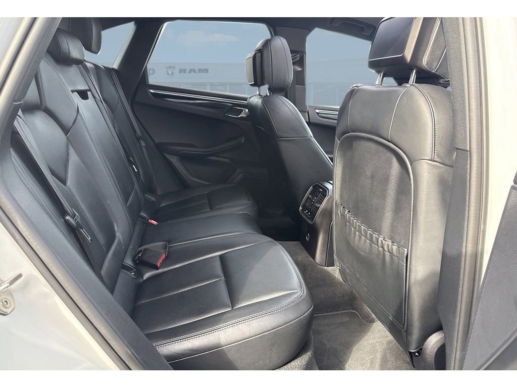 Used 2024 Porsche Macan Turbo image 24