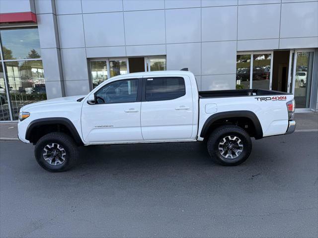 Certified 2023 Toyota Tacoma TRD Off-Road AWD/4WD image 4