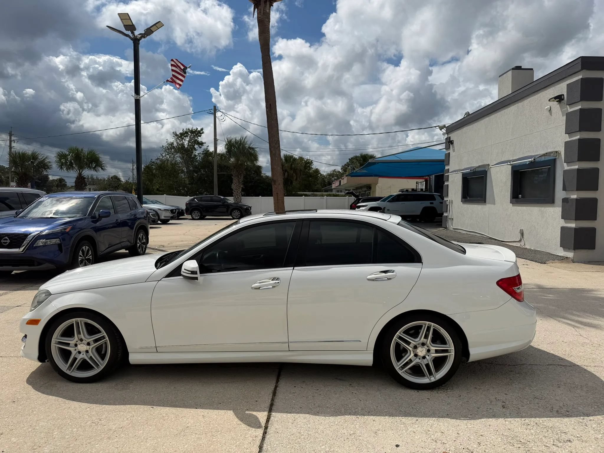 Used 2014 Mercedes-Benz C 250 Sedan image 2