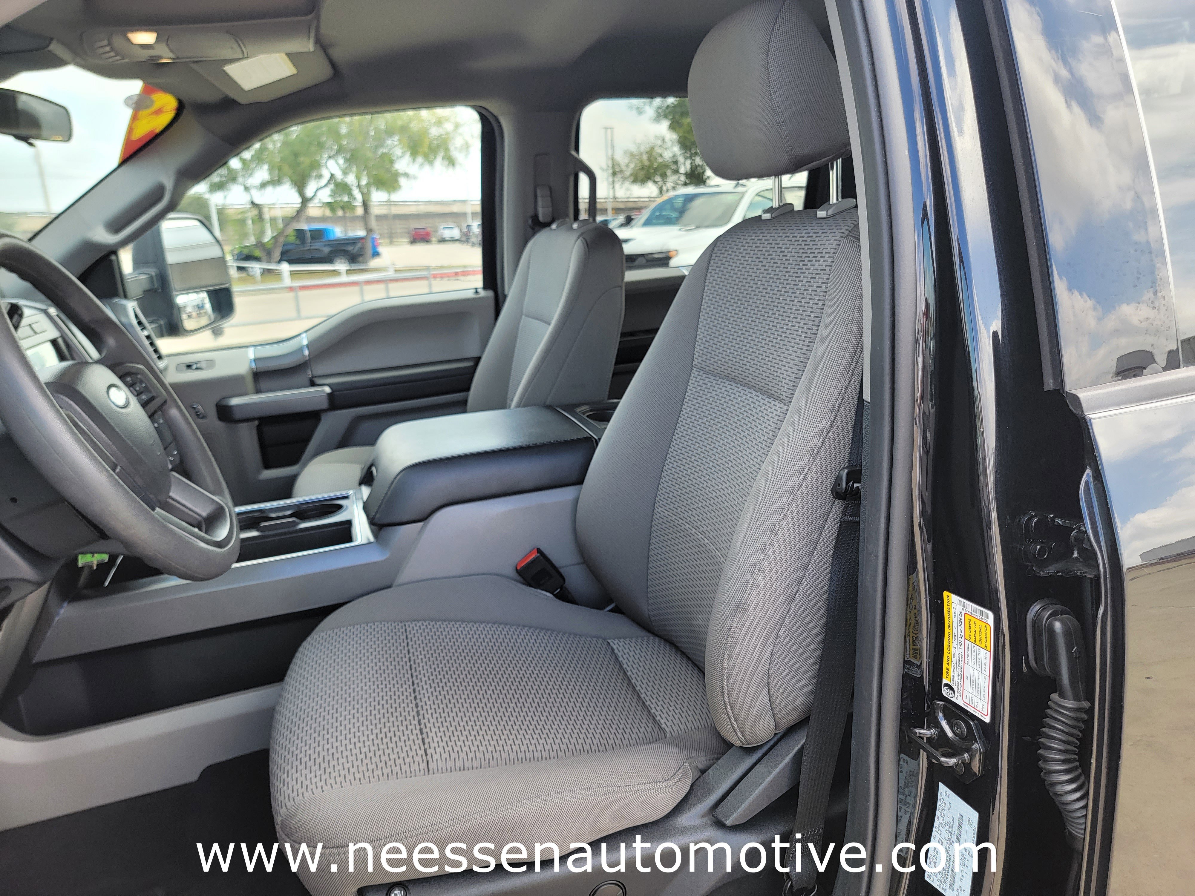 Used 2022 Ford F250 XLT w/ Black Appearance Package image 18