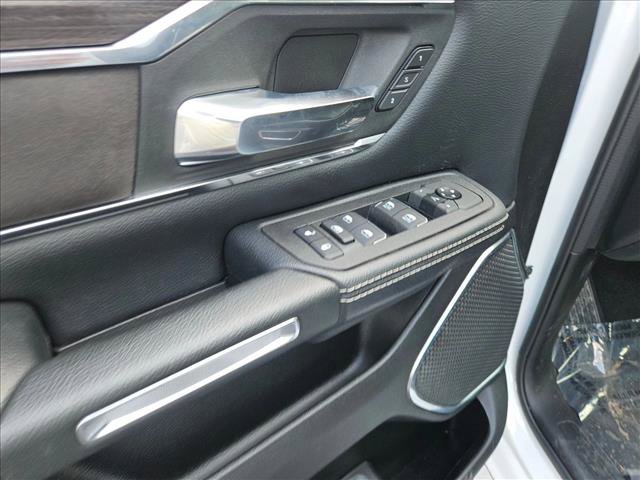 Used 2025 RAM 1500 Laramie AWD/4WD image 14