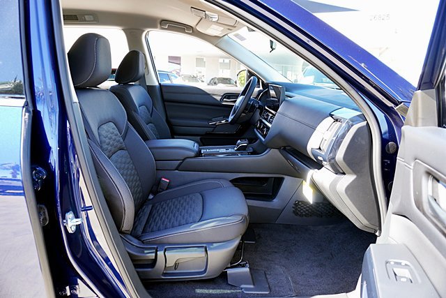 New 2026 Nissan Pathfinder SV w/ Cargo Package FWD image 18