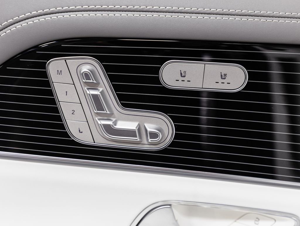 Certified 2024 Mercedes-Benz Maybach GLS 600 4MATIC image 28