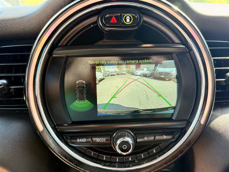 Used 2021 MINI Cooper 4-Door Hardtop FWD image 22