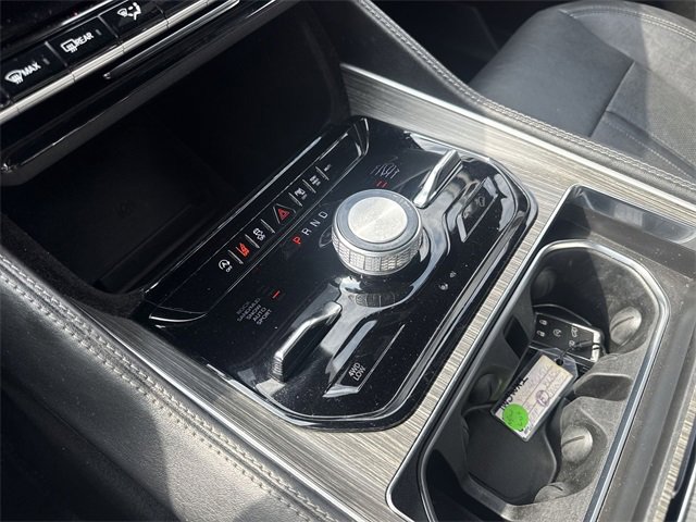 Used 2023 Jeep Wagoneer L Series III w/ Preferred Equipment Group image 20