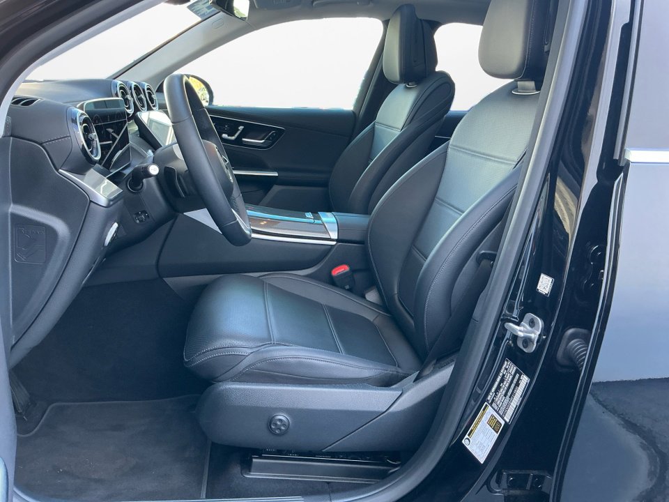 Used 2024 Mercedes-Benz GLC 300 image 11