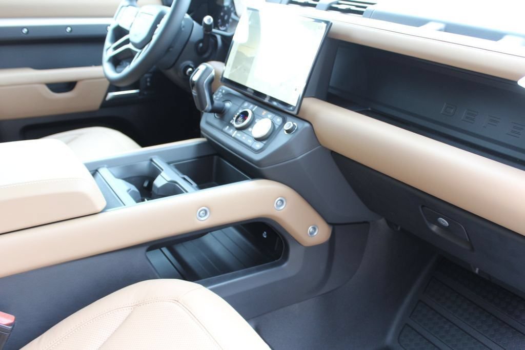 New 2026 Land Rover Defender 130 X-Dynamic SE AWD/4WD image 54