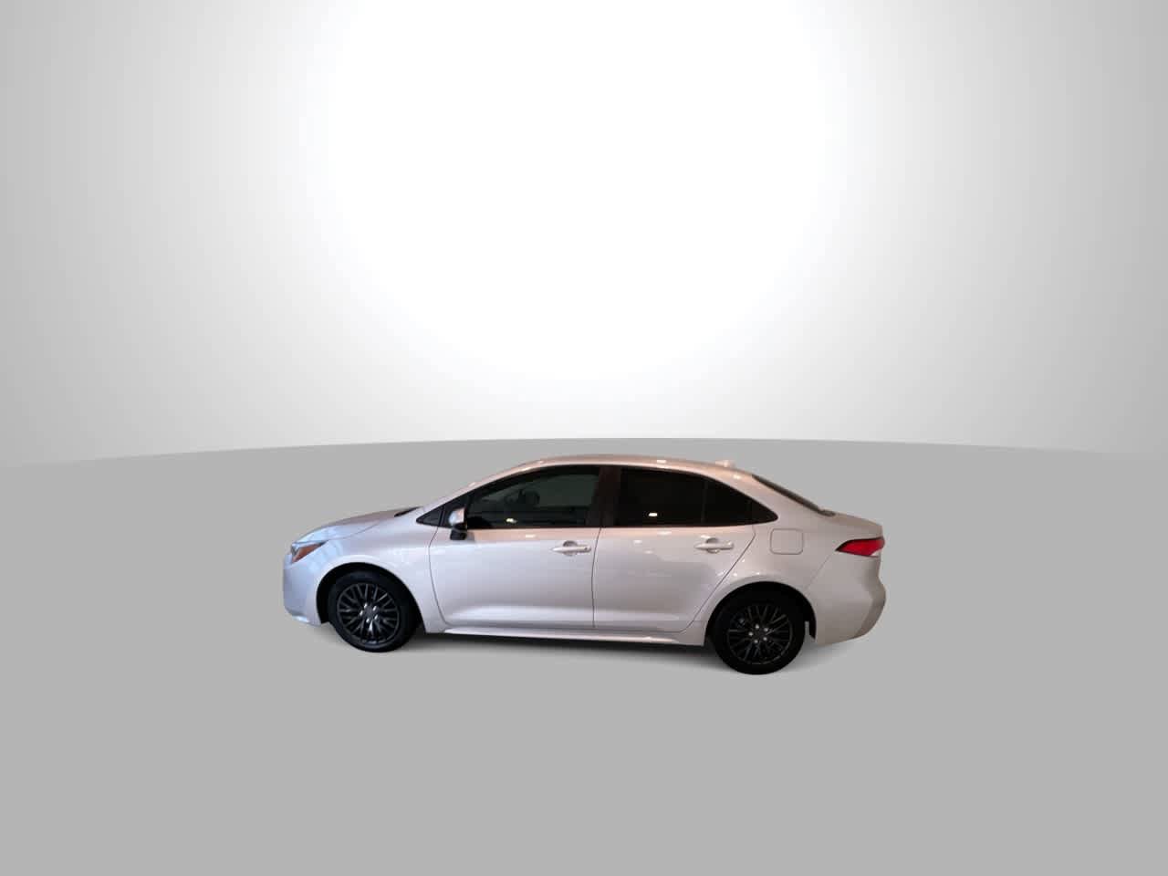 Used 2022 Toyota Corolla LE w/ Carpet Mat Package (TMS) FWD image 5
