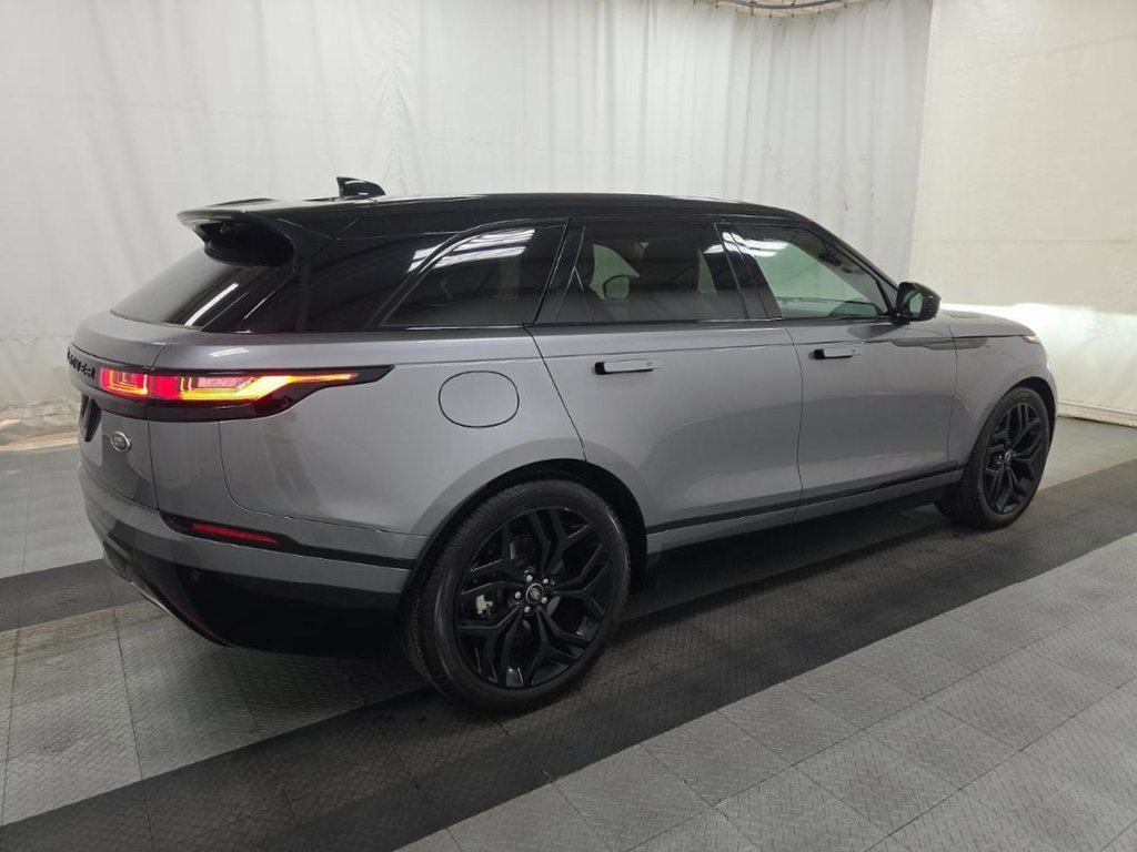 Used 2023 Land Rover Range Rover Velar HST image 2
