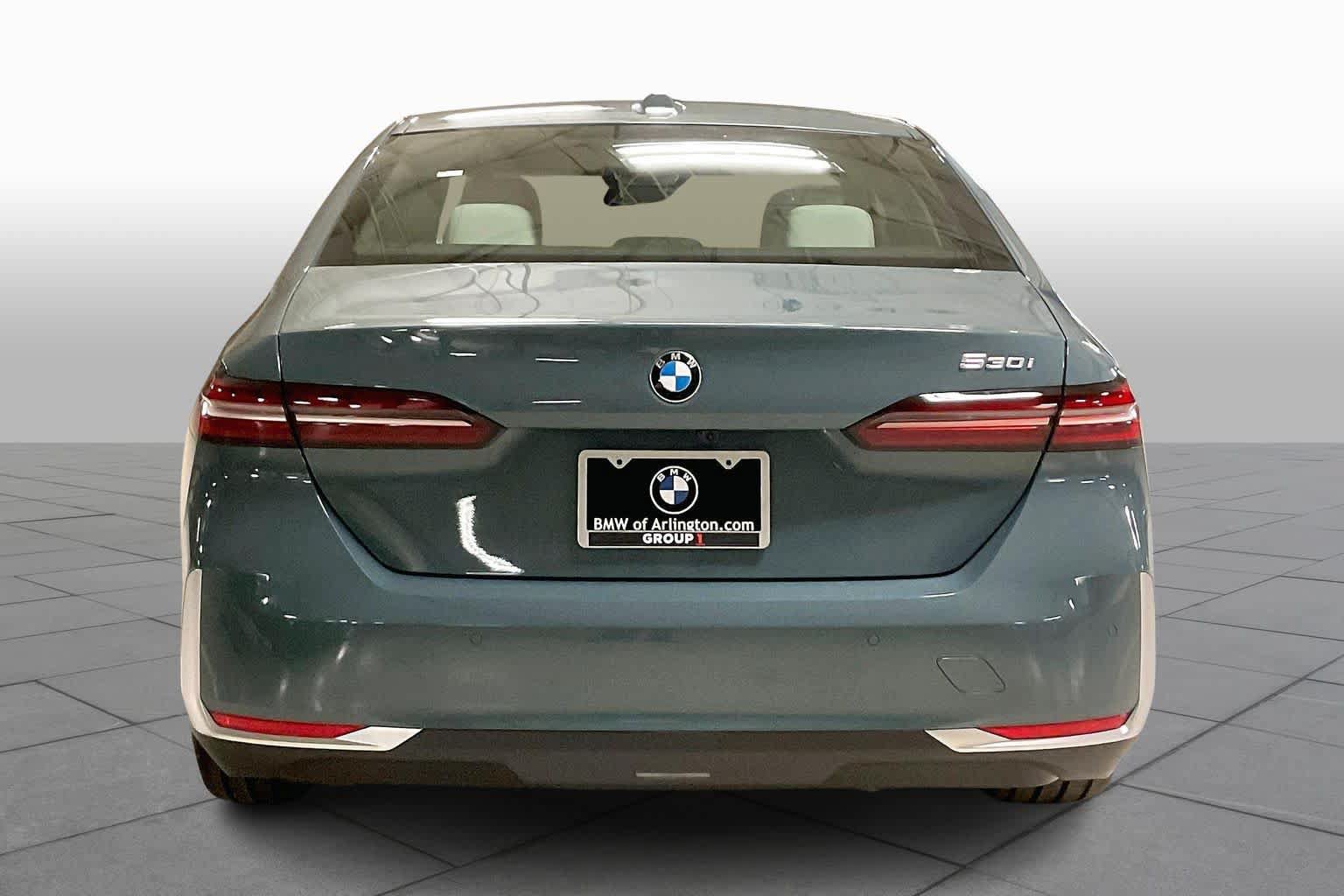 Used 2026 BMW 530i w/ Premium Package RWD image 4