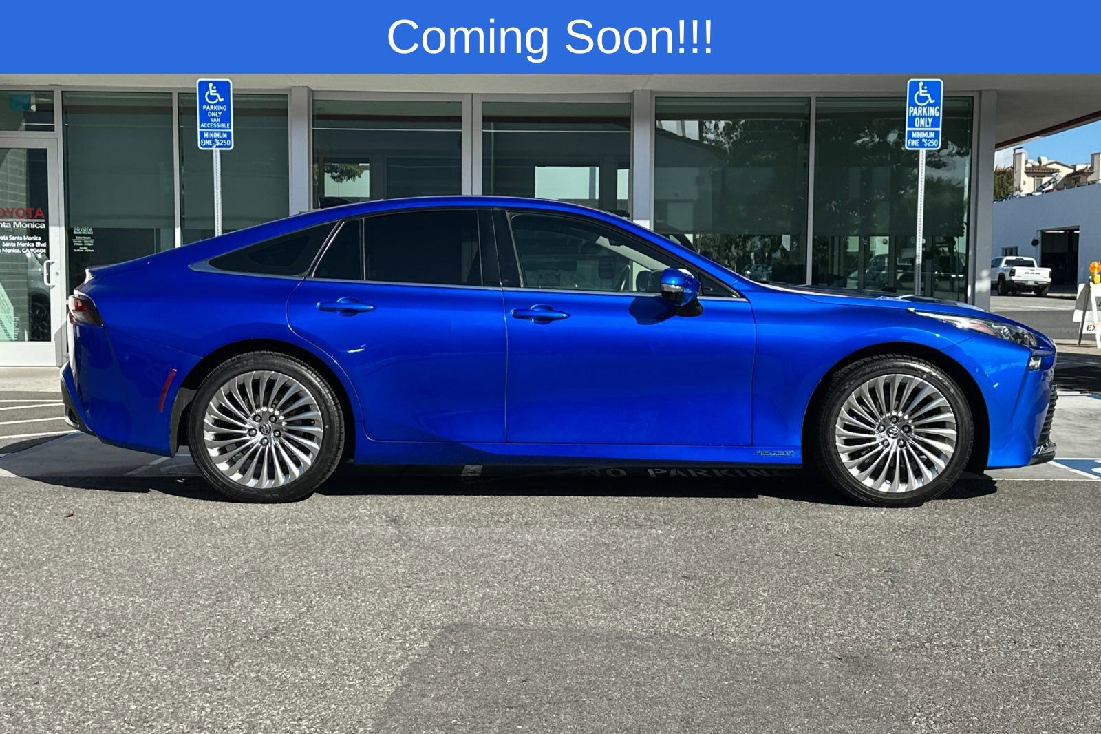 Certified 2021 Toyota Mirai RWD image 3