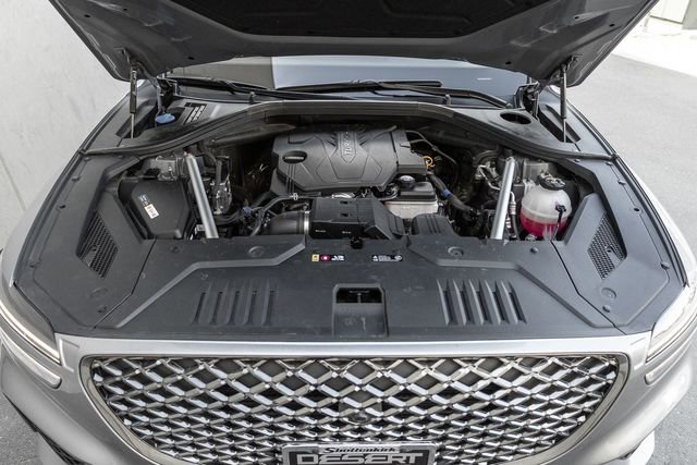 Used 2023 Genesis GV70 2.5T w/ Sport Prestige Package image 17