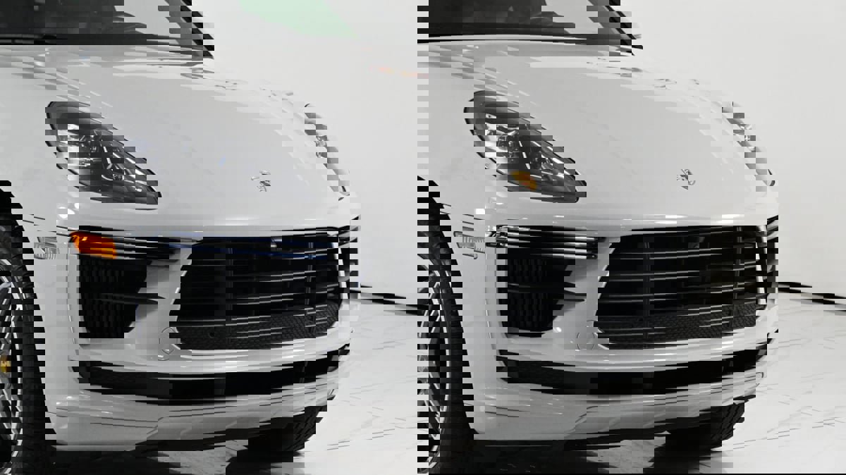 Used 2021 Porsche Macan Turbo w/ Premium Package Plus (PF0) image 35