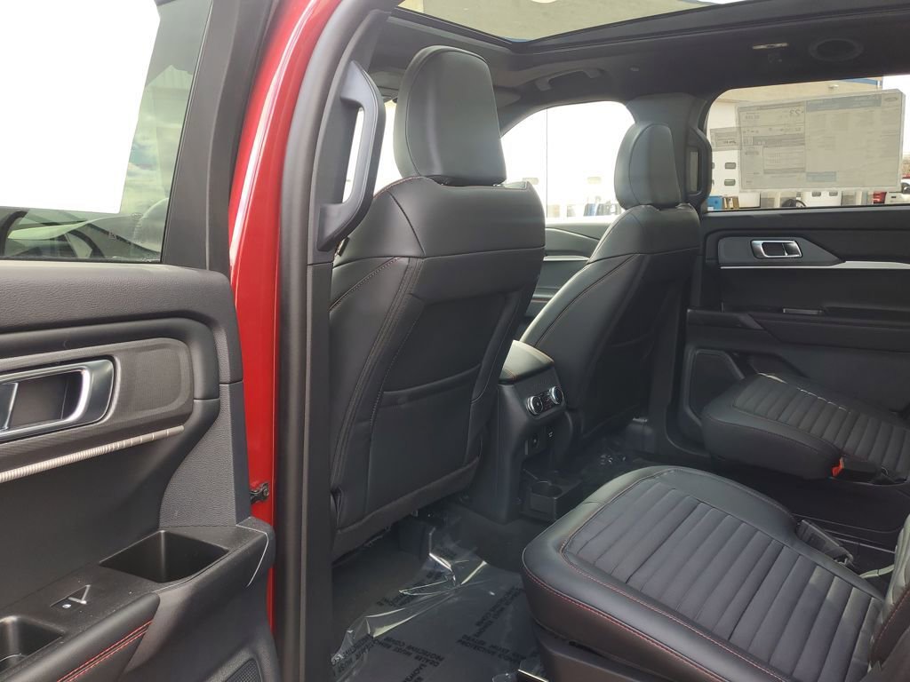 New 2026 Ford Explorer ST-Line w/ ST-Line Street Pack image 30