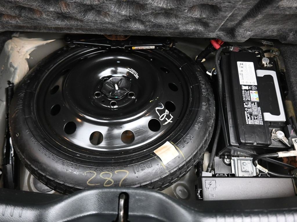 Used 2018 Chrysler 300 Limited image 42