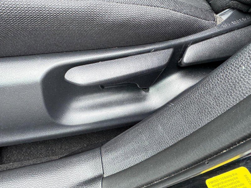 Used 2025 Toyota Corolla LE image 15