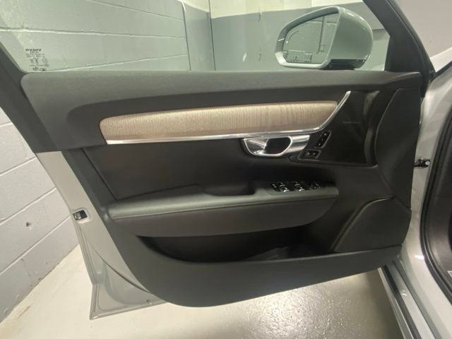 Used 2025 Volvo S90 B6 Plus AWD/4WD image 7