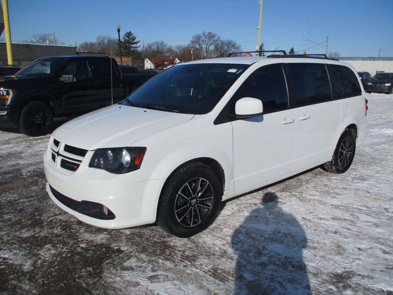 Used 2019 Dodge Grand Caravan GT FWD image 3