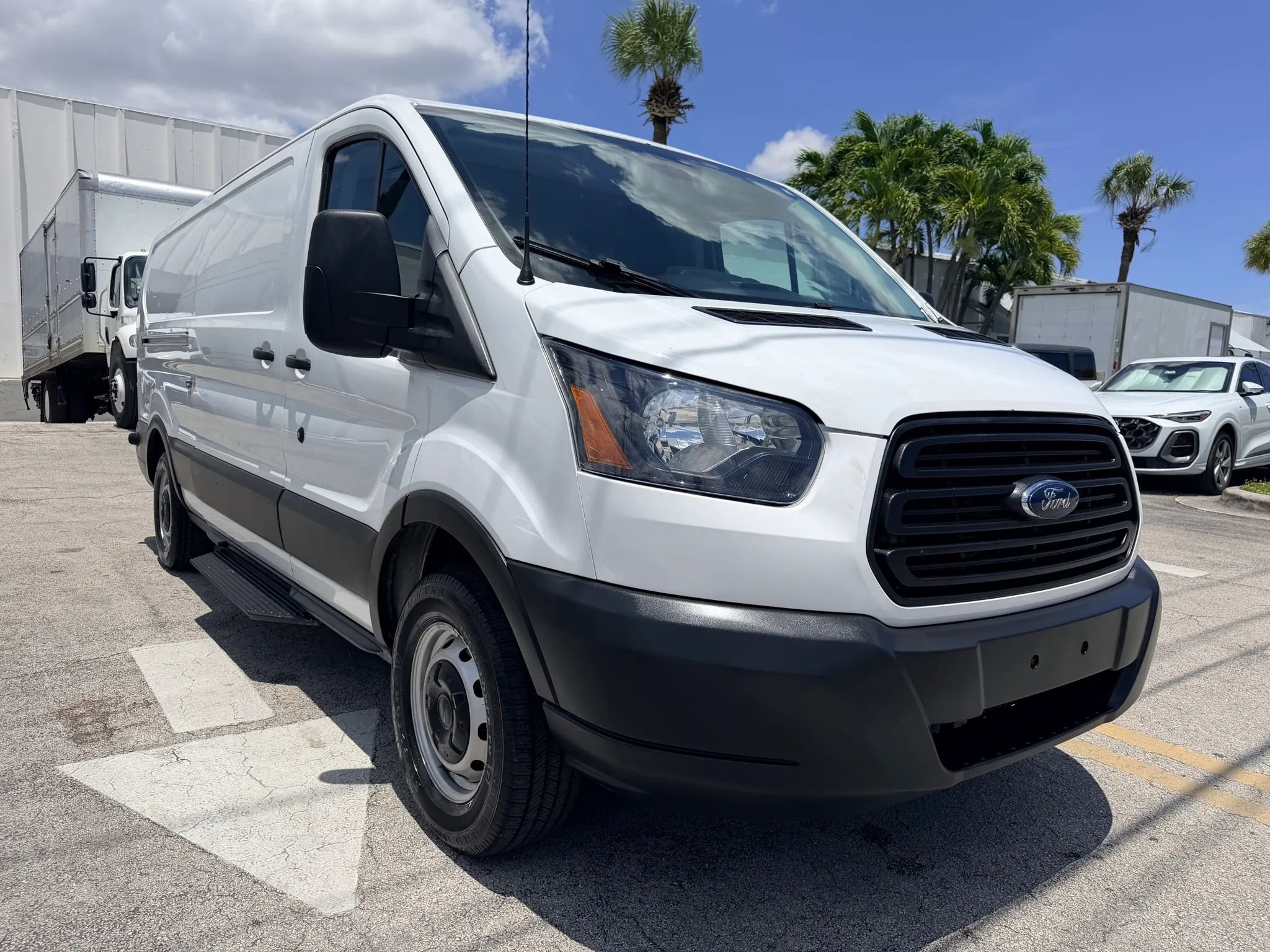 Used 2019 Ford Transit 150 148 Low Roof RWD image 1