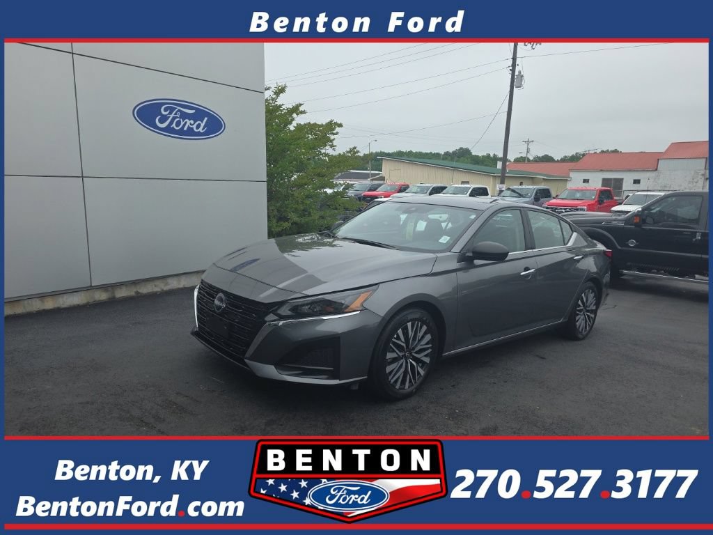 Used 2025 Nissan Altima 2.5 SV FWD image 1