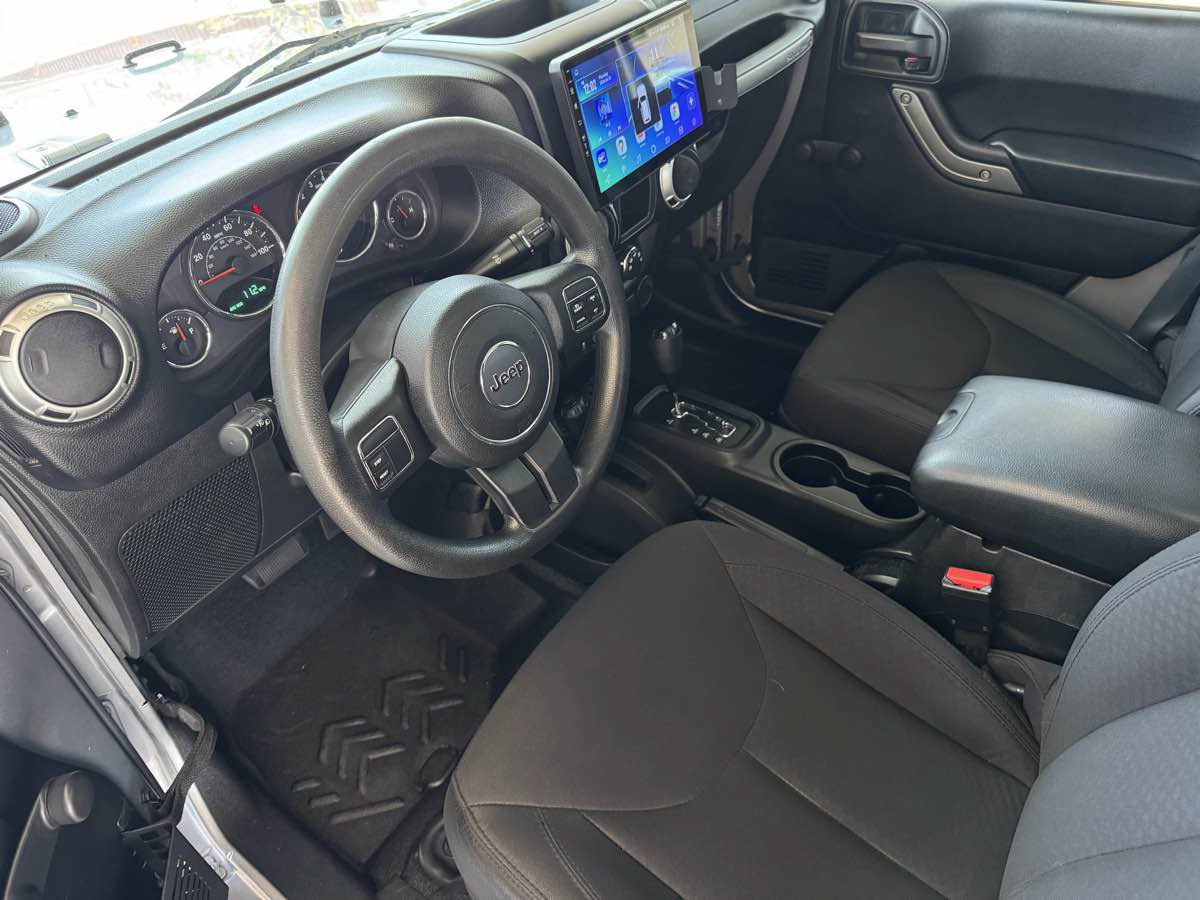 Used 2015 Jeep Wrangler Unlimited Sport AWD/4WD image 14