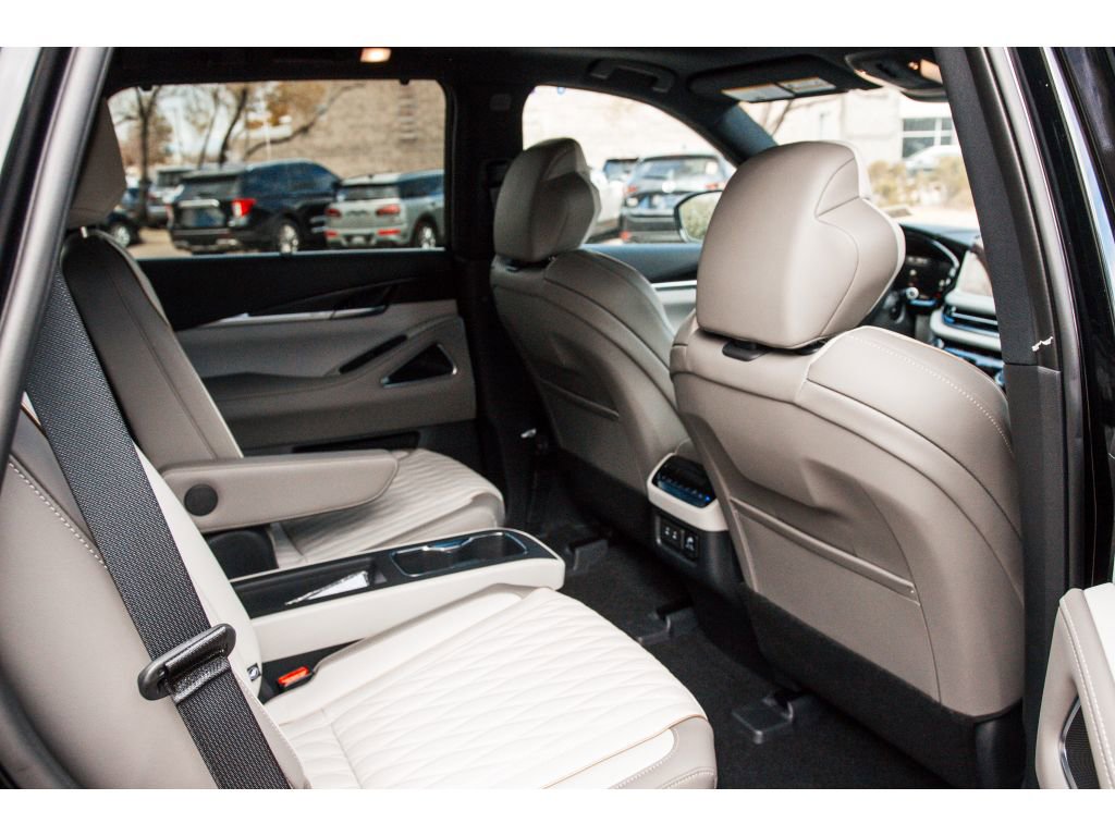 New 2026 INFINITI QX60 Autograph w/ Dark Cargo Package image 33